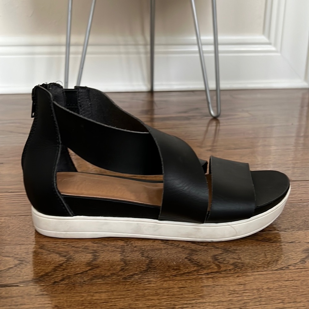 Universal Thread Black Platform Sandal - image 1